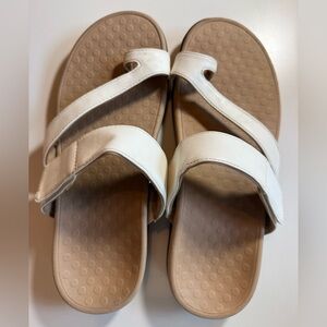 Vionic Sandals 8 white